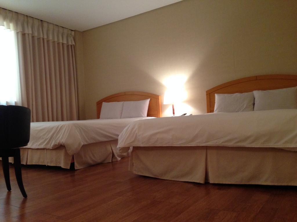 Daedong Hotel Чечжу Номер фото