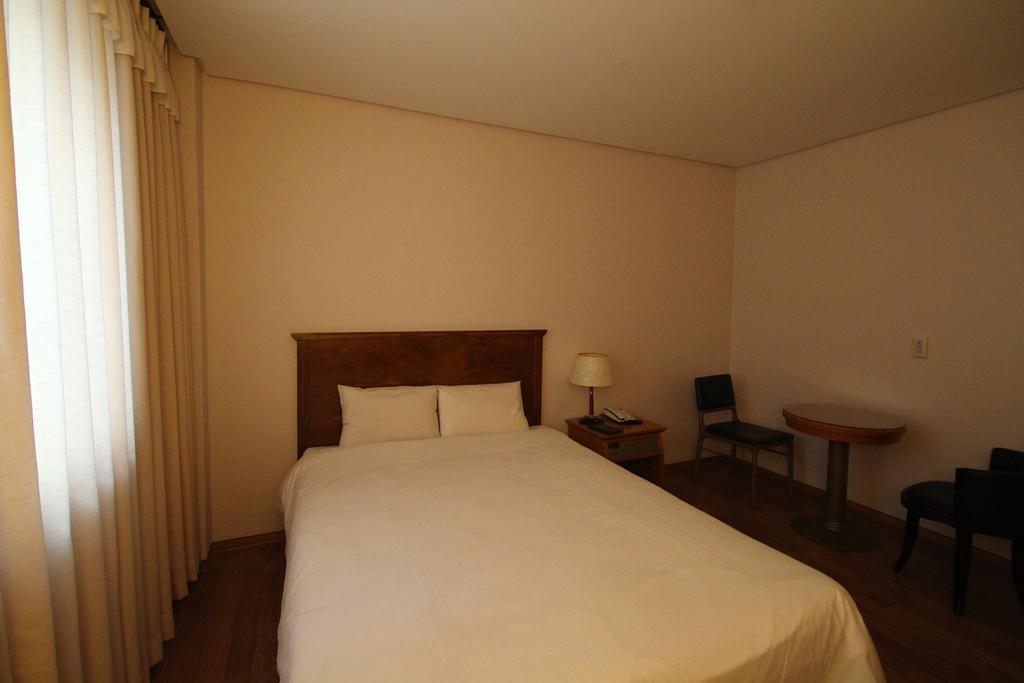 Daedong Hotel Чечжу Екстер'єр фото