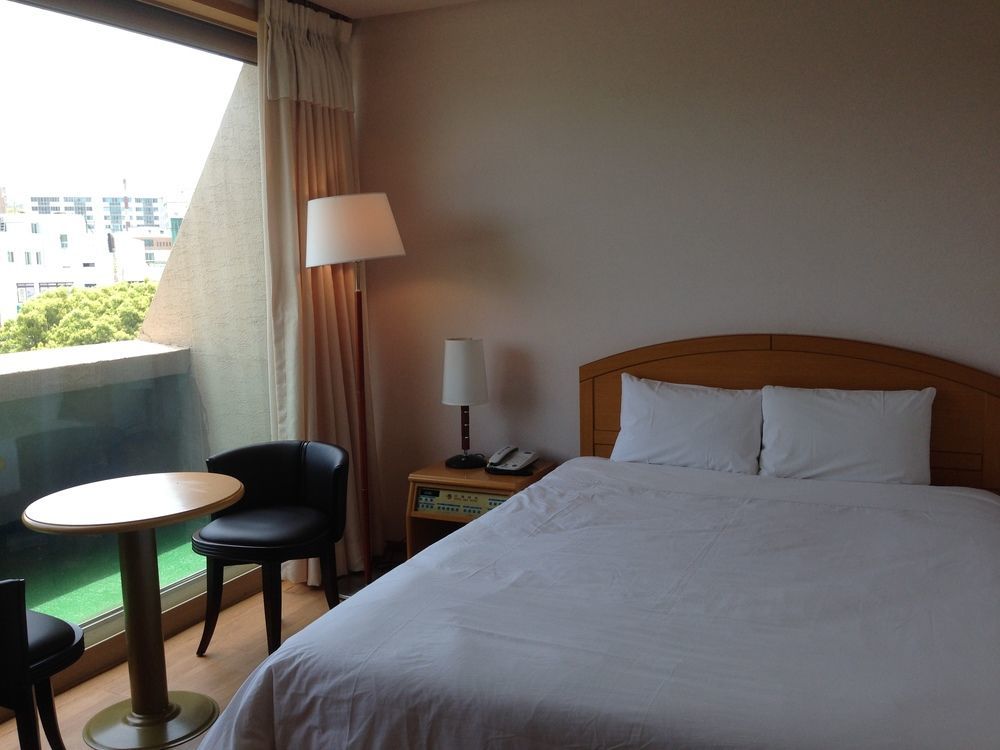 Daedong Hotel Чечжу Екстер'єр фото