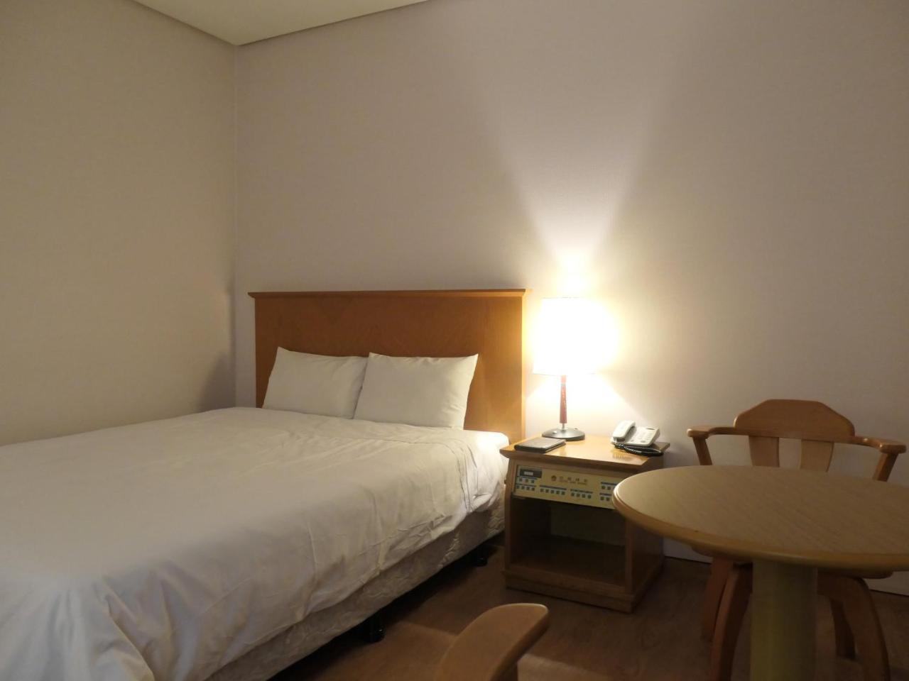 Daedong Hotel Чечжу Номер фото